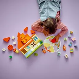 Конструктор LEGO DUPLO Bluey Родинний дім Блуї із грою на запамʼятовування 83 деталі (10459) - мініатюра 5