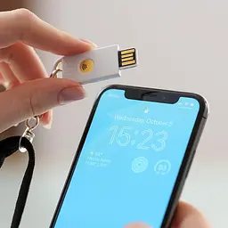 Апаратний ключ Identiv uTrust FIDO2 NFC Security Key Type-A, FIDO / FIDO2 / U2F / WebAuthn (B08BVYJ67J) - мініатюра 4