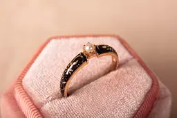 Каблучка з червоного золота з перлом 17 K-0157