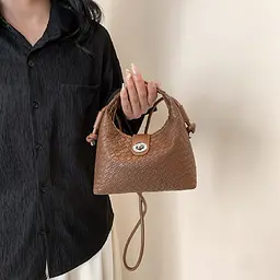 Жіноча сумка через плече плетене крос-боді з екошкіри Lilly P1-913DB Коричнева - мініатюра 3