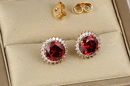 Сережки гвоздики Xuping Jewelry соняшник з червоним каменем 1.2 см золотисті