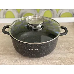 Каструля Vezzer з кришкою та силіконовими накладками на ручки 24 см 4.5 л чорна (VZ8006) - мініатюра 3