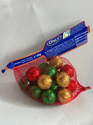 Шоколад молочний Only Кульки сіточка 84 г