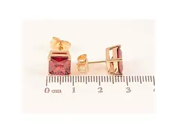 Сережки Xuping пусети M&L 18K "Червоні кристали" 8х8мм 303542 - мініатюра 2