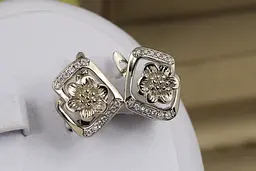 Сережки Xuping Jewelry квіткове панно 1.6 см сріблясті