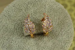 Сережки Xuping Jewelry Листочок із камінчиками 1,5 см золотисті