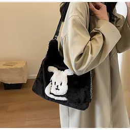 Сумка жіноча плюшева Italian Bags Rita 33х11х25 Чорний (id_1264) - мініатюра 2