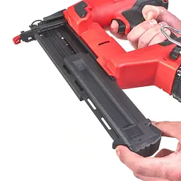 Пістолет цвяхозабивний акумуляторний безщітковий MILWAUKEE, M18 FN18GS-0X, 16-54мм (каркас, HDкейс) - мініатюра 7
