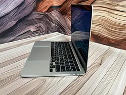 Ноутбук Apple MacBook Pro 13" 2020 i7-1068NG7/32/512 (C02GD0WBML87) Б/в - мініатюра 3