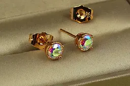 Сережки гвоздики Xuping Jewelry фіаніт хамелеон в обідку з точок 5 мм золотисті - мініатюра 2