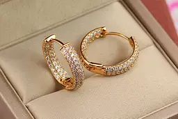 Серьги Xuping Jewelry колечки с тремя дорожками из камней внутри 1.8 см 5 мм золотистые - миниатюра 2