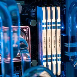 Модуль пам'яті Crucial DDR4 8 GB 3200 MHz Ballistix RGB White (BL8G32C16U4WL.8FE) Б/в - мініатюра 2