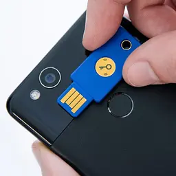 Апаратний ключ Yubico Security Key NFC Type-A (1160979) - мініатюра 4