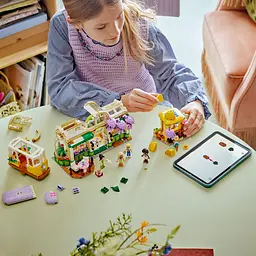 Конструктор LEGO Friends Кавʼярня з рослинами і квіткова крамниця 1138 деталей (42671) - мініатюра 13