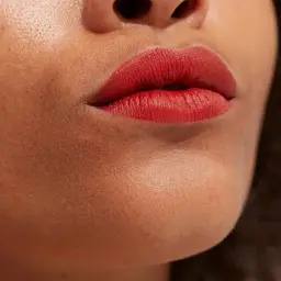 Помада для губ Gosh Velvet Touch Matt Lipstick відтінок 005 classic red 4 г - мініатюра 5