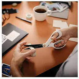 Ножиці універсальні Fiskars Crafting з Non-Stick покриттям 21 см (1070026) - мініатюра 6