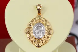 Ладанка Xuping Jewelry овальна з хвилястими краями Богородиця схилила голову до немовляті 3 см комбінована - мініатюра 2