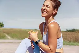 Смарт-годинник Fitbit Versa 3 Midnight/Soft Gold Aluminum - мініатюра 5