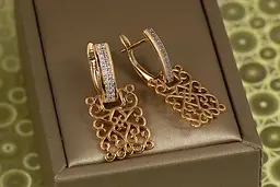 Сережки Xuping Jewelry дві доріжки з ажурними прямокутниками 2,8 см золотисті - мініатюра 2