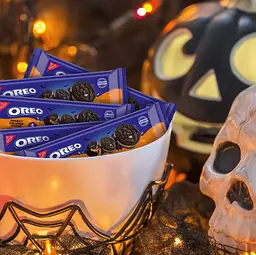 Печиво Oreo Halloween Green and Orange Creme Chocolate Sandwich Cookies 58г - мініатюра 4