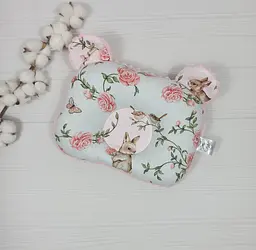 Дитяча ортопедична подушка 24×32 для новонароджених a.l.babybox Зайчики в трояндах Рожевий