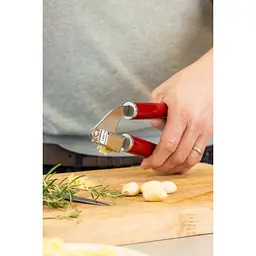 Прес для часнику KitchenAid Coreline червоний (KAG132OHERE) - мініатюра 10