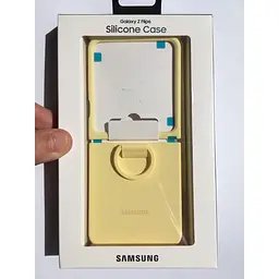 Оригінальний силіконовий чохол із кільцем Silicone Cover with Ring для Samsung Galaxy Z Flip6/Flip 7 FE/ Flip5 Yellow EF-PF741TYEGUA SM-F741/SM-F761/SM-F731 - мініатюра 2