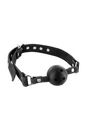 Повітропроникний кляп Fetish Tentation Premium Leather gag with stiff ball, шкіряний ремінець