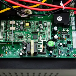 ДБЖ Logicpower LPY-W-PSW-5000VA+ (3500Вт) 10A/20A з правильною синусоїдою 12В - мініатюра 5