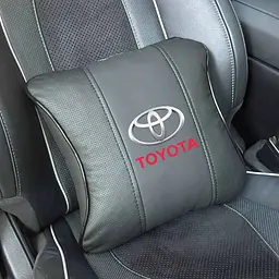 Подушка на підголівник з логотипом Toyota Екошкіра 3D Кольоровий лого Чорна-Чорний кант 1 шт