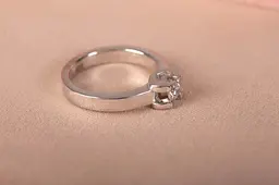 Каблучка з білого золота з діамантом 17 K-0199 - мініатюра 2