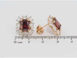 Сережки Xuping Позолота 18K пусети "Червоні фіаніти в обрамленні цирконію" (208598) - мініатюра 2