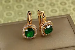 Сережки Xuping Jewelry Титан із зеленим каменем 2,3 см золотисті - мініатюра 2