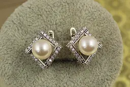 Сережки Xuping Jewelry ромб із перлами 1.7 см сріблясті