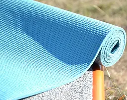 Килимок для йоги та фітнесу PowerPlay 4010 PVC Yoga Mat Зелений (173x61x0.6) (PP_4010_Green_(173*0,6)) - мініатюра 9