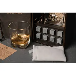 Подарунковий набір Whiskey Stones камені для віскі 8 штук + інструкція + мішечок для зберігання + щипці та 2 склянки - мініатюра 6