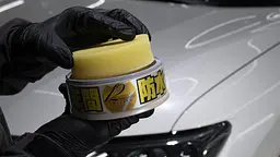 Твердий віск SOFT99 Fusso Coat 12 Months Protection White SF-00298 200 г для світлих автомобілів - мініатюра 4