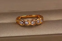 Кільце Xuping Jewelry доріжка із сердечок р 13 золотисте