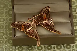 Брошка Xuping Jewelry метелик Махаон з помаранчевими каменями золотиста - мініатюра 2