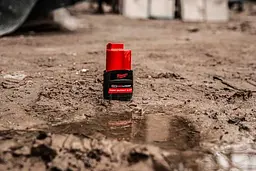 Акумулятор Redlithium M12 12В 2.5А·год 0.2кг Milwaukee hoz0014293 - мініатюра 3