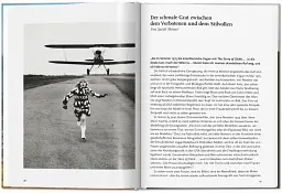 Helmut Newton - Сара Мовер - мініатюра 3