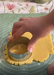 Кругла форма кулінарне кільце з виштовхувачем для викладки/вирубки мусів, салатів і гарнірів з нержавіючої сталі Ø 8 H 4 см Сріблястий 88068 - мініатюра 10
