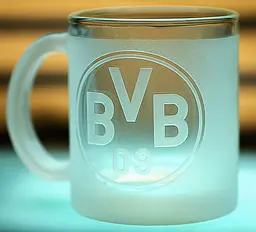 Скляна чашка 320 мл ФК Боруссия Дортмунд Borussia з гравіюванням подарунок для фаната футбольна кружка - мініатюра 3