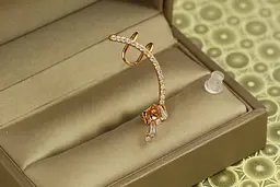 Сережки кафи Xuping Jewelry зігнута доріжка 3,3 см золотисті - мініатюра 2
