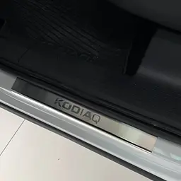 Накладки на пороги для Skoda Kadiaq 2016-2024 / 2024- Нержавіюча сталь із загином та Логотипом 4 шт (Premium P-SK14) - мініатюра 2