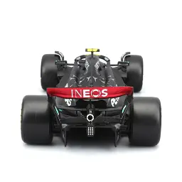 Автомодель з фігуркою – MERCEDES-AMG PETRONAS F1 W15 (2024) (1:24) - мініатюра 5