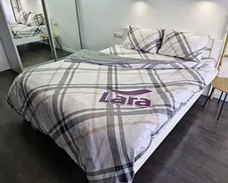Постільна білизна LARA сатин d13234e180 з простирадлом на резинці 180х200х25 євро 200х220 см - мініатюра 2