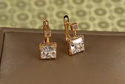 Сережки Xuping Jewelry Айсберг з білим каменем 1,5 см золотисті