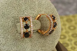 Сережки Xuping Jewelry парадигма з чорними каменями 1,4 см золотисті - мініатюра 2