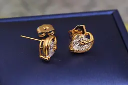 Сережки гвоздики Xuping Jewelry кришталеве серце 11 мм золотисті